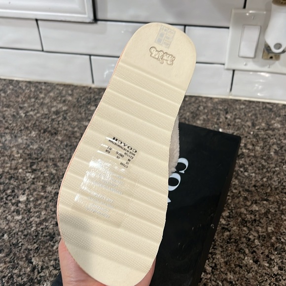 COACH Hampton Flip Flop - Picture 3 of 3